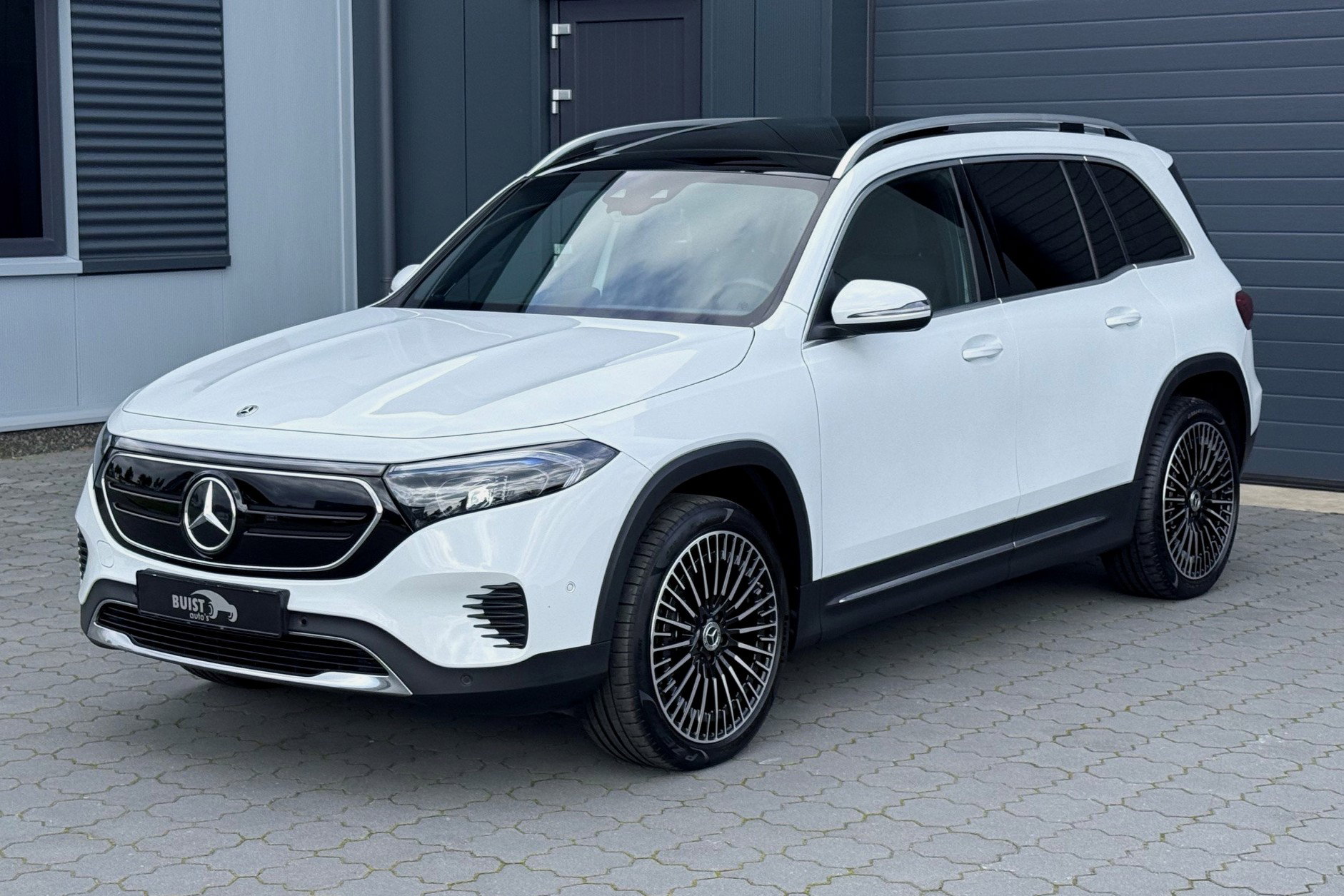 Foto van Mercedes-Benz EQB