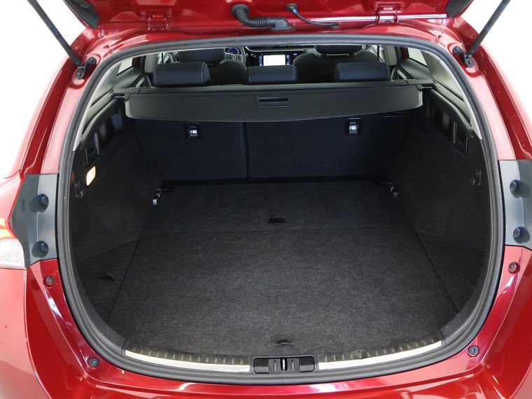 Toyota Auris Touring Sports