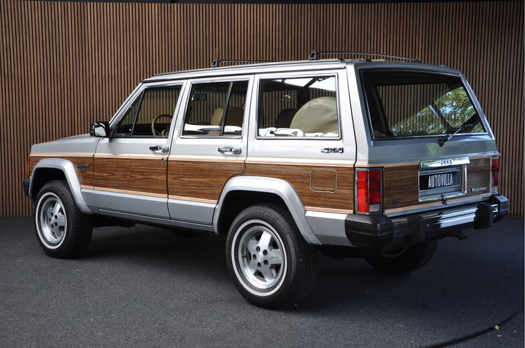 Jeep Wagoneer