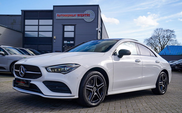Mercedes-Benz CLA foto 1