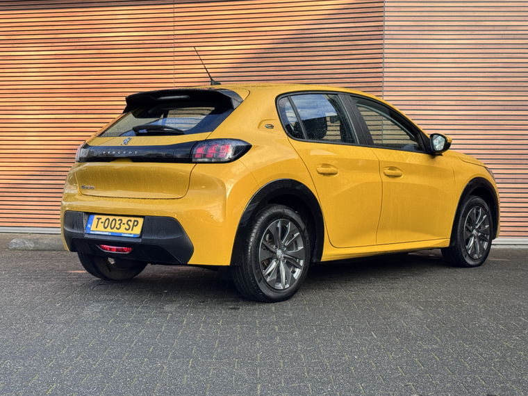 Peugeot e-208