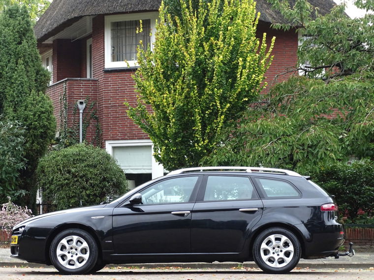 Alfa Romeo 159