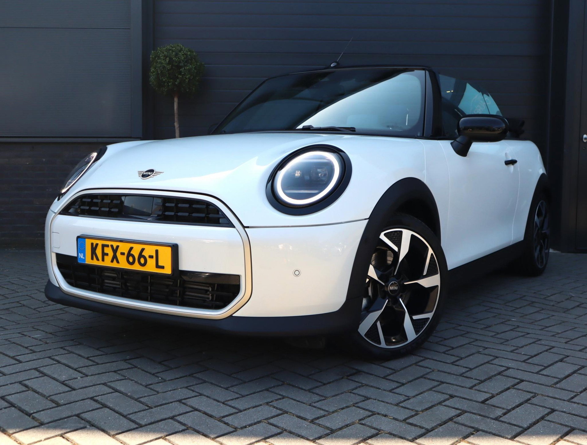 Foto van MINI Cooper Cabrio