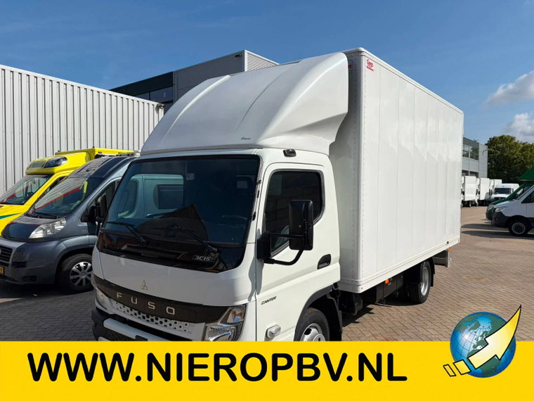 Foto van FUSO Canter