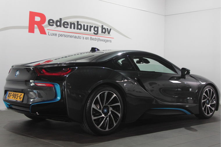 BMW i8