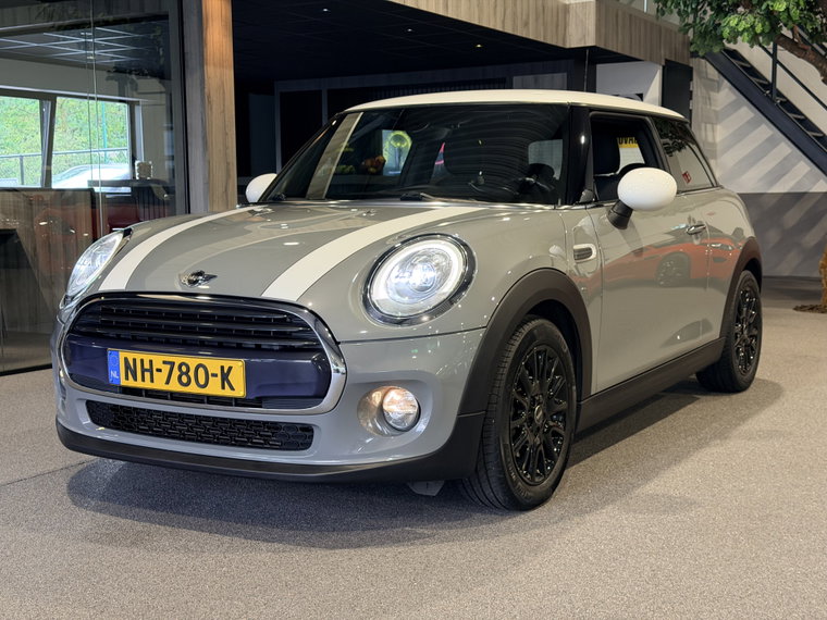 MINI 3-Deurs foto 1