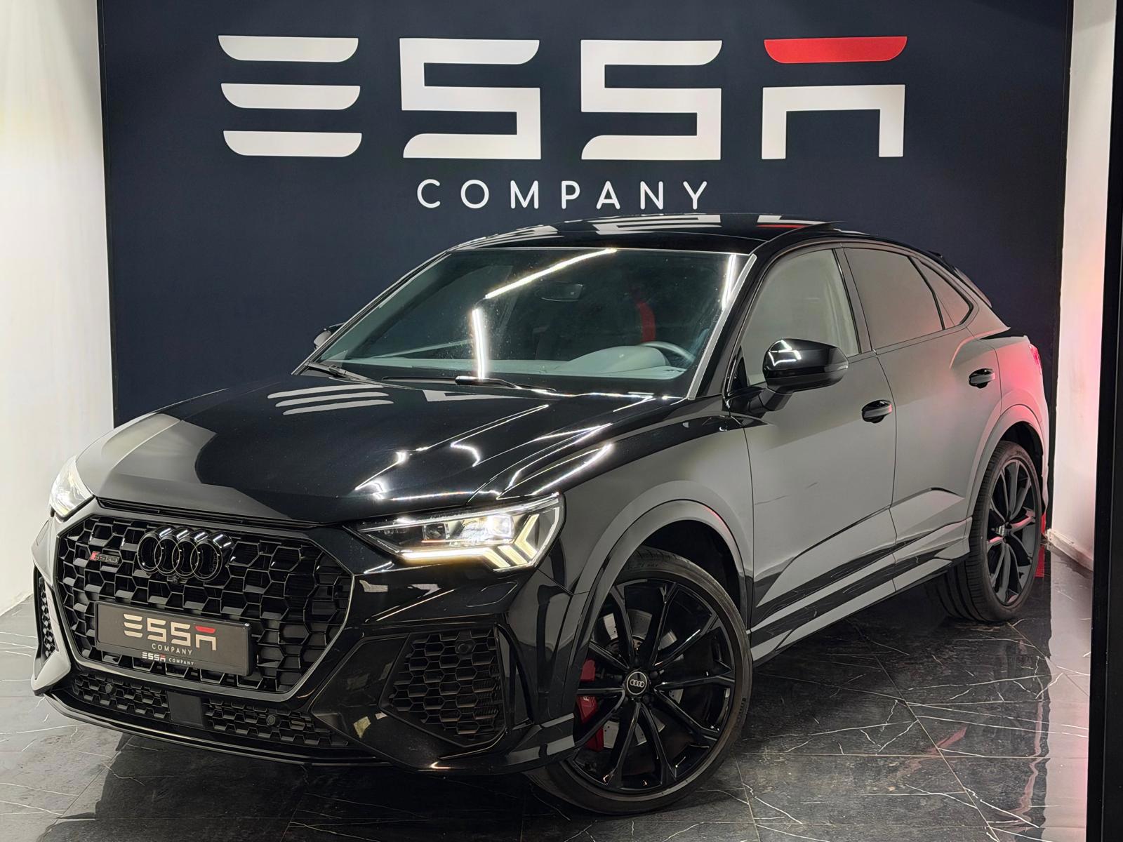 Foto van Audi RSQ3