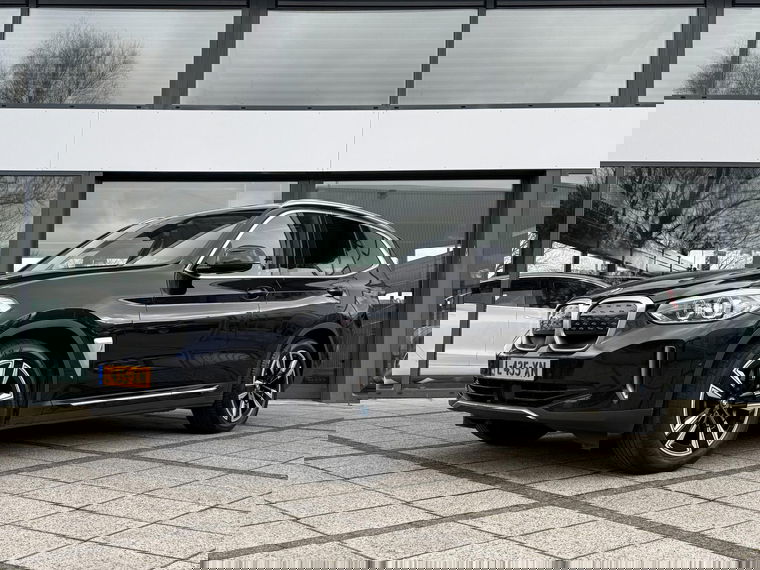 Foto van BMW iX3