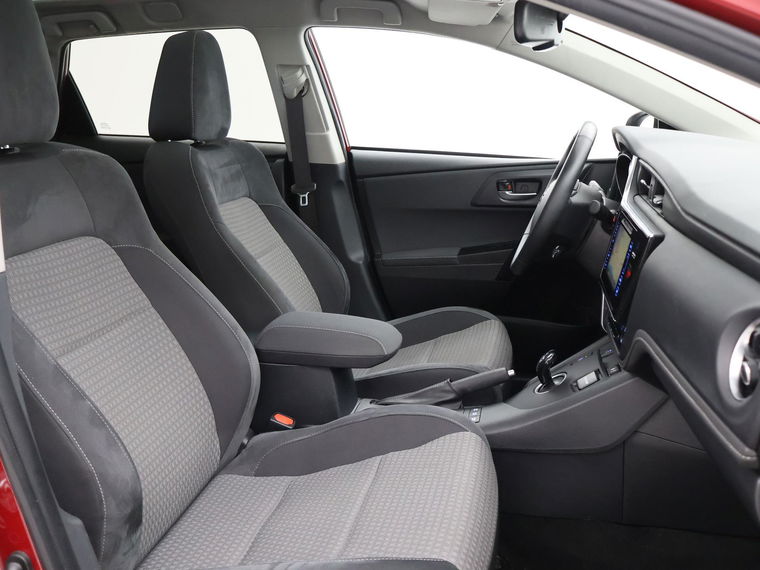 Toyota Auris Touring Sports