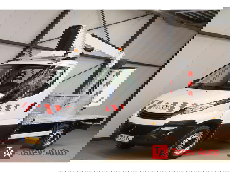 Foto van Iveco 35S12 HOOGWERKER 11 METER NACELLE VERSALIFT ETL26