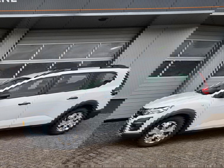 Foto van Dacia Jogger