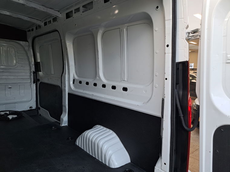 Maxus Deliver 9