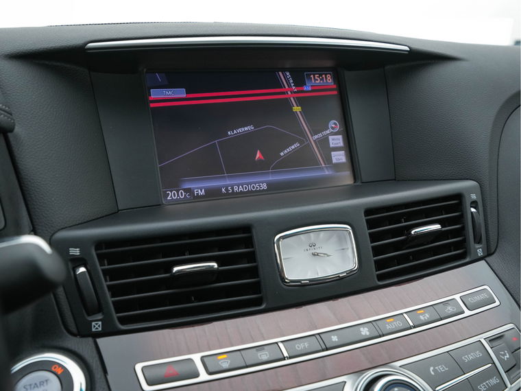 Infiniti Q70