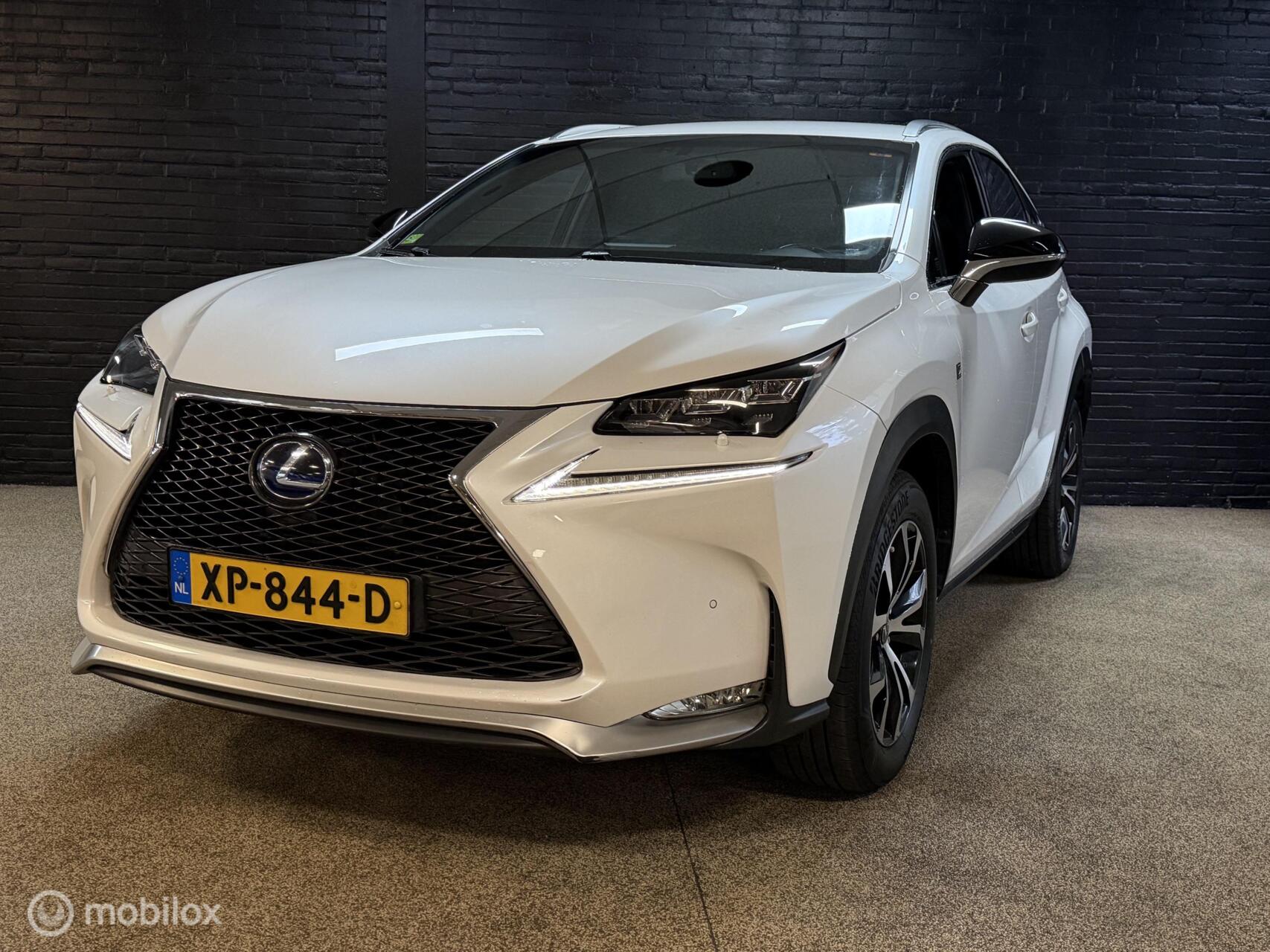 Foto van Lexus NX