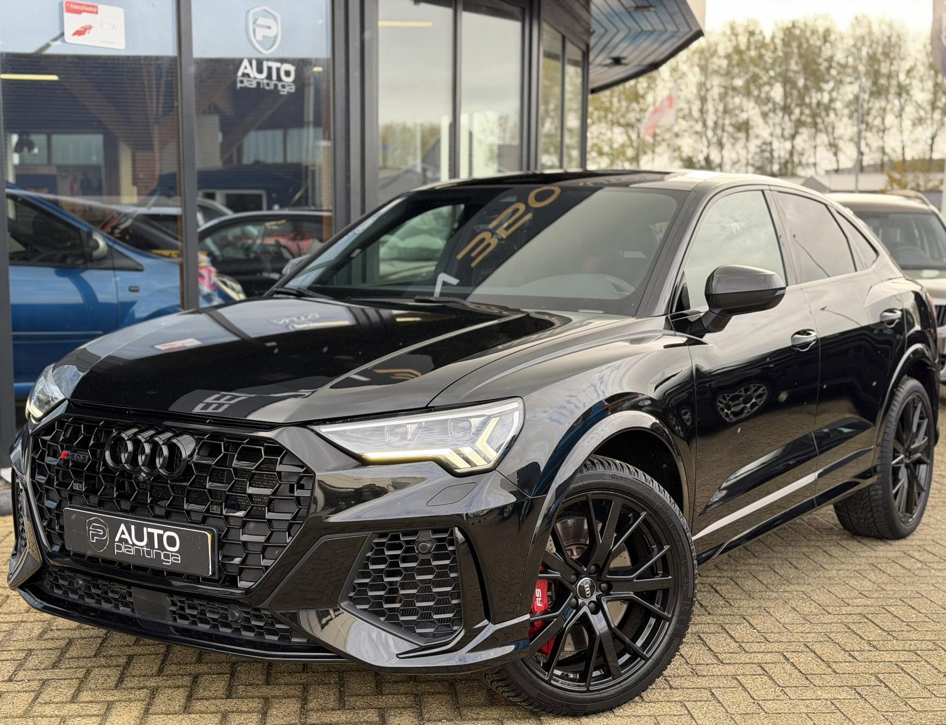 Foto van Audi RSQ3