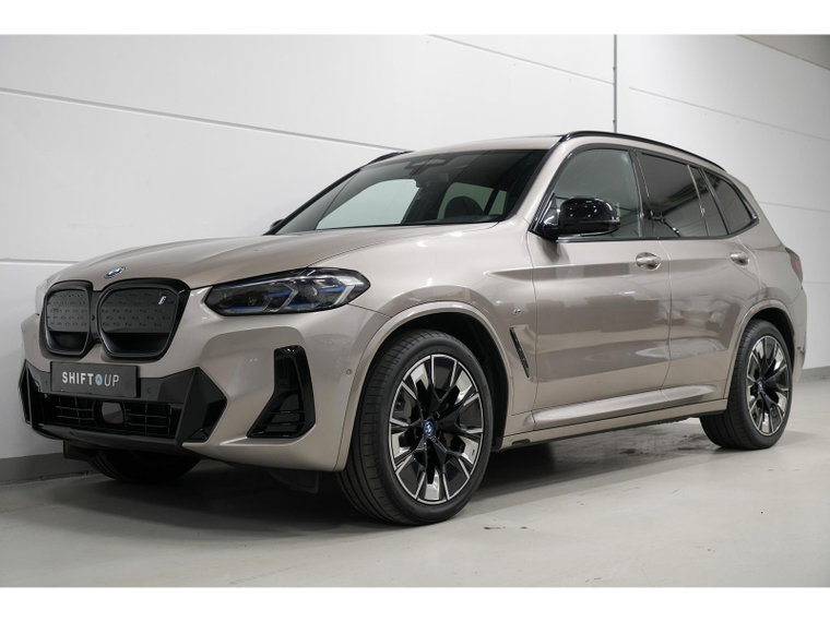 Foto van BMW iX3