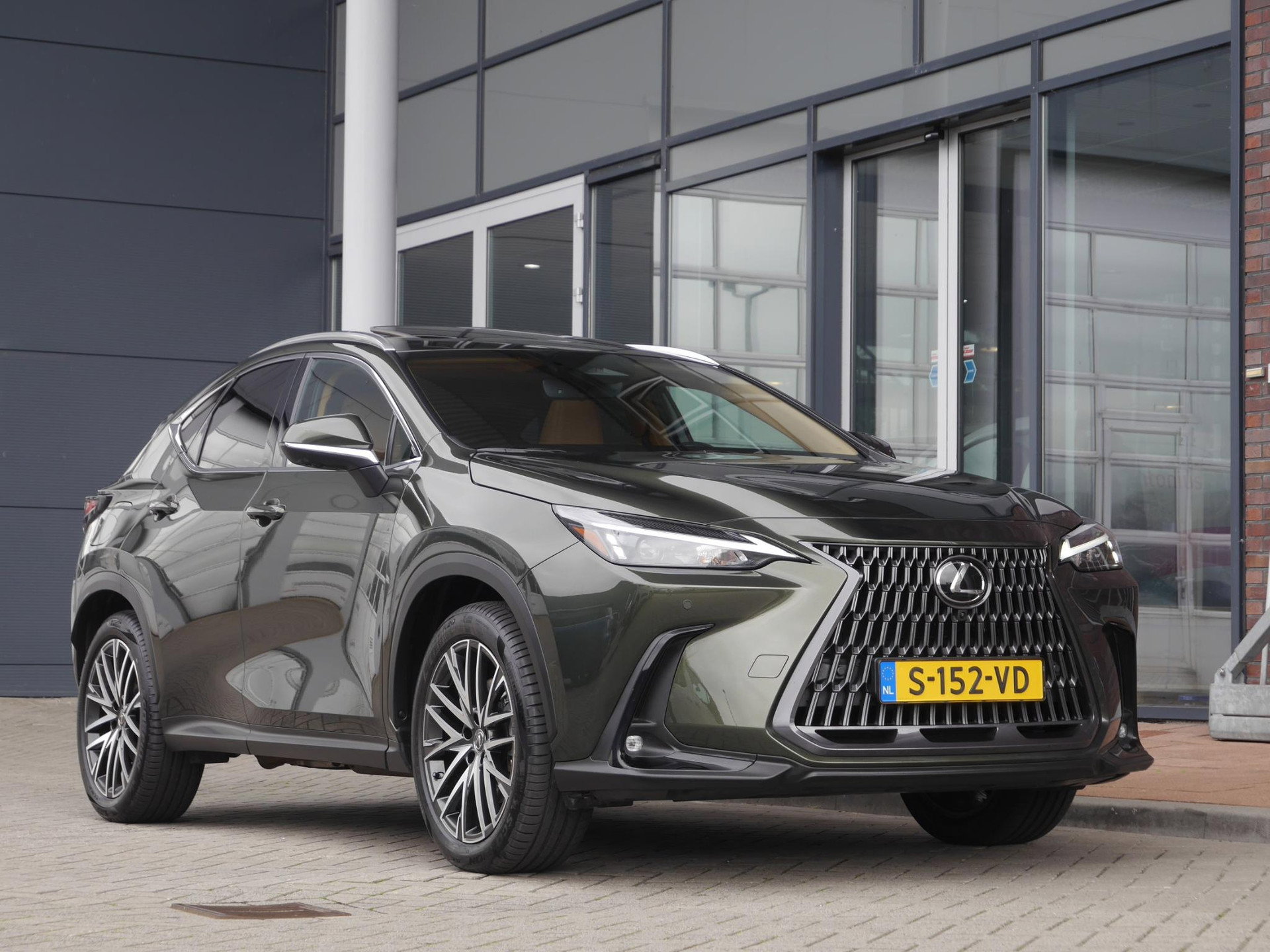 Foto van Lexus NX