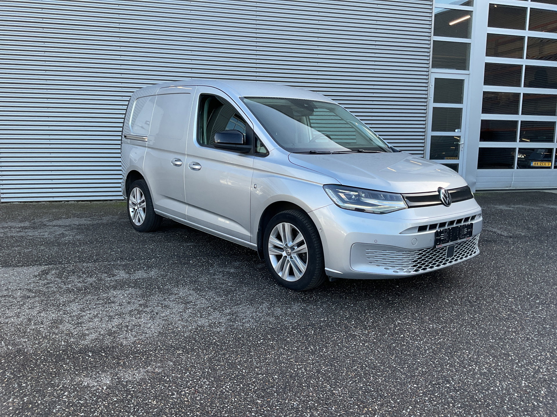 Volkswagen Caddy Cargo 2.0 TDI DSG 125 pk Aut. LED/ Virtual Cockpit/ Adapt.Cruise/ Standkachel/ Stoelverw./ Carplay/ Camera/ PDC/ Trekhaak/ Airco