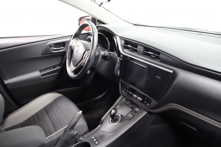 Toyota Auris Touring Sports