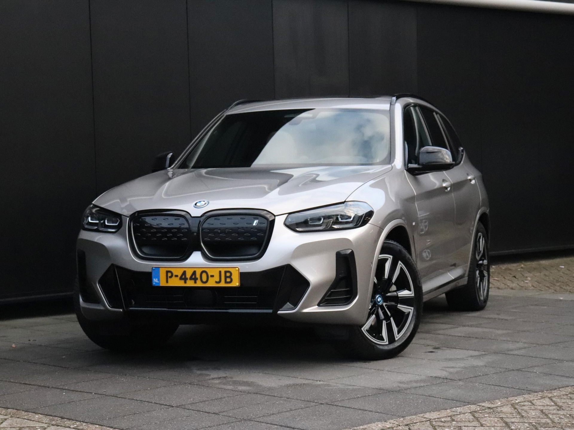 Foto van BMW iX3