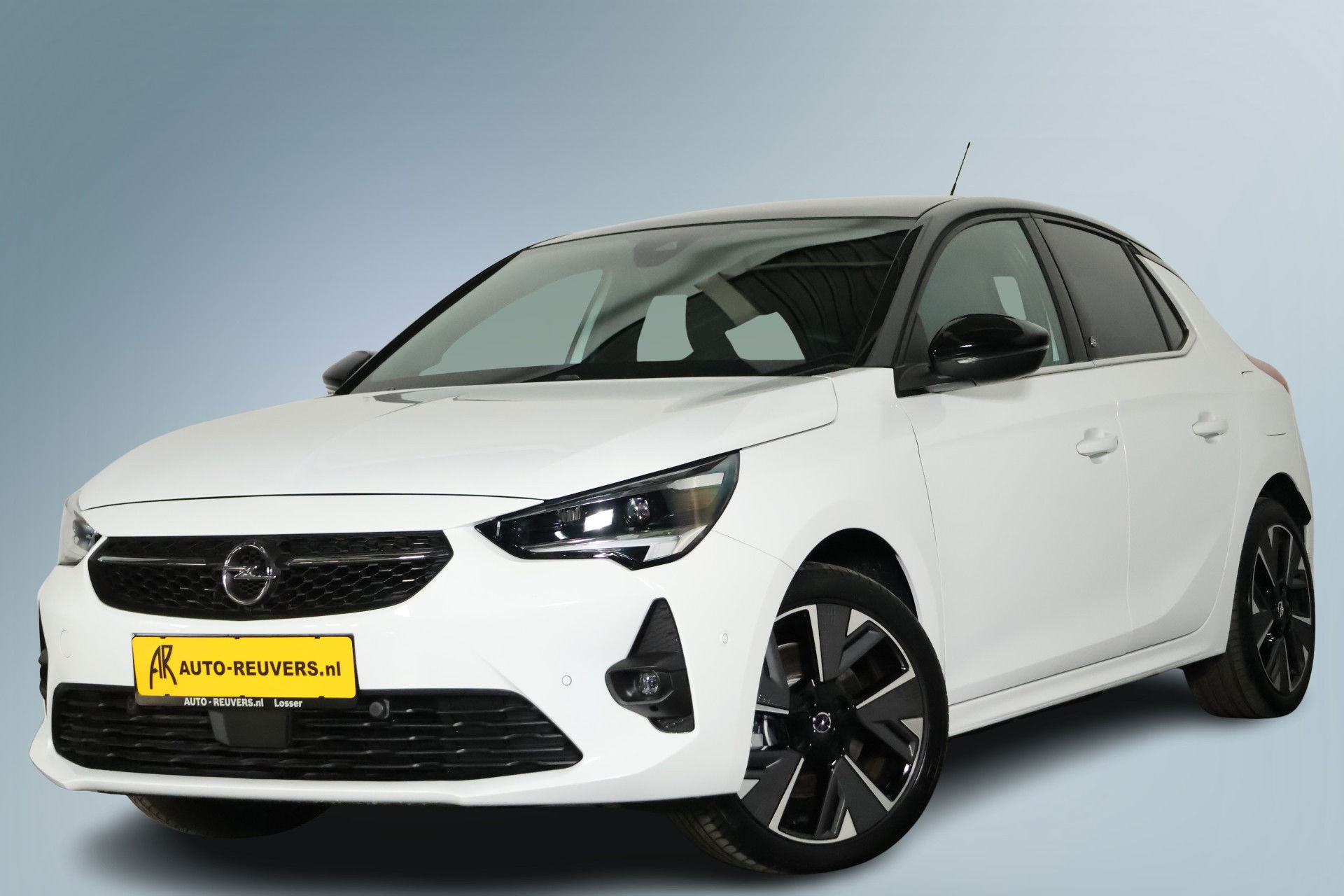 Foto van Opel CORSA-E