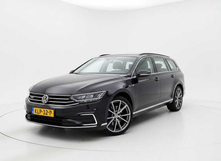 Volkswagen Passat foto 1