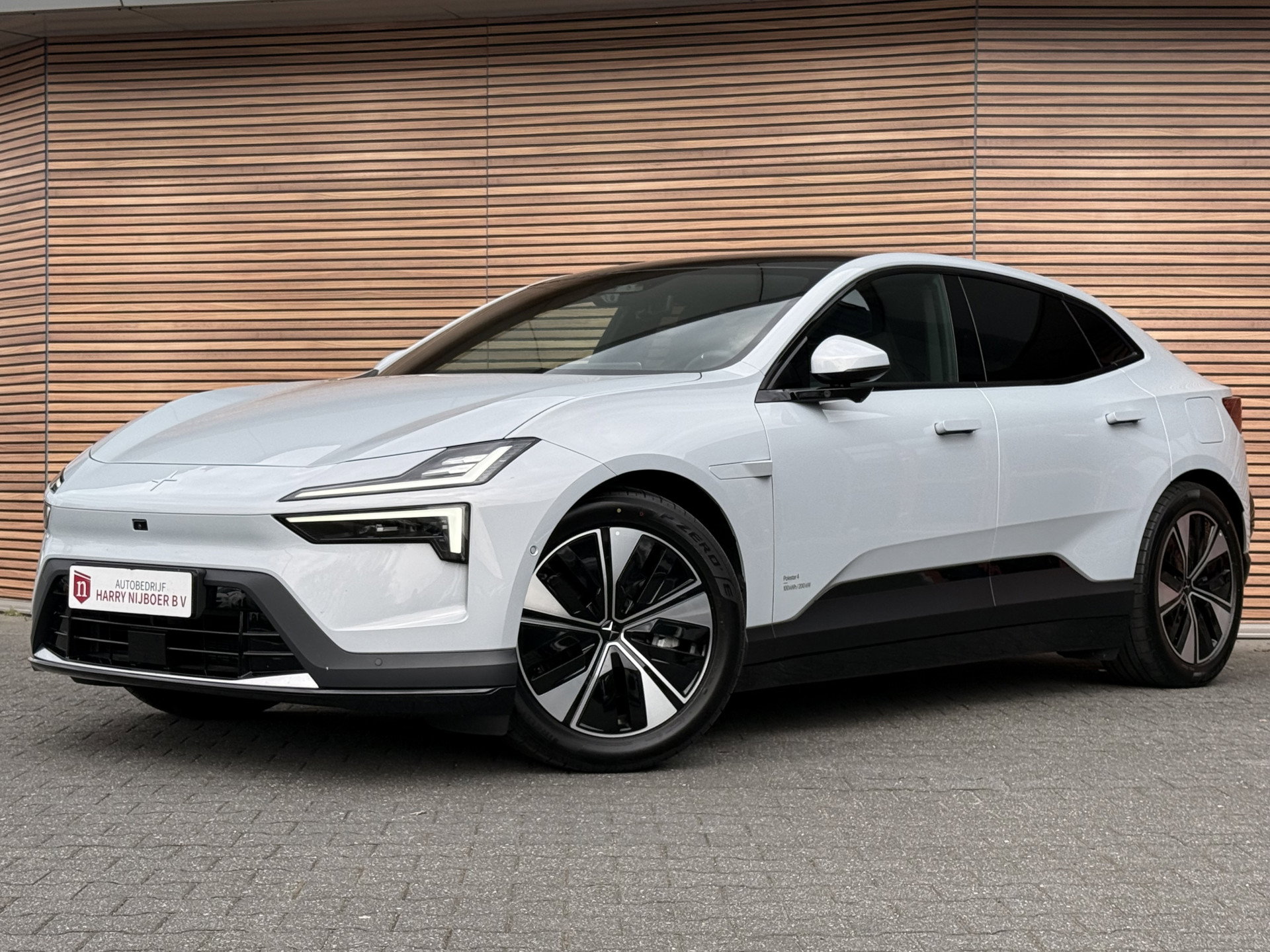 Foto van Polestar 4