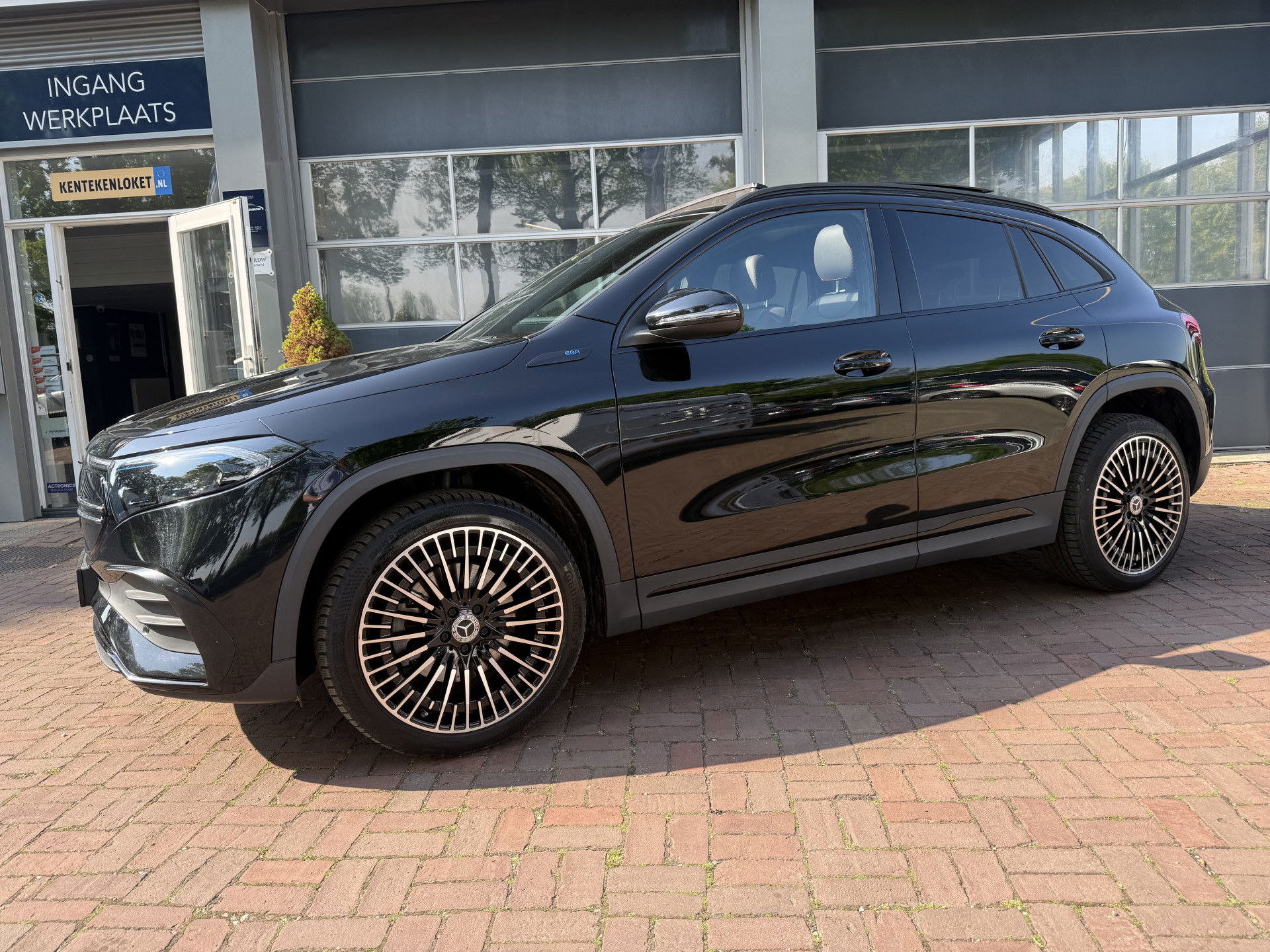 Foto van Mercedes-Benz EQA