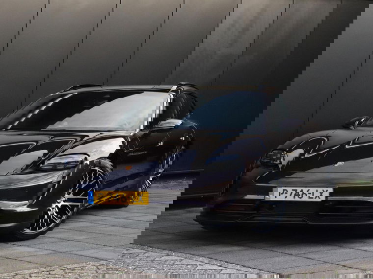 Foto van Porsche Taycan