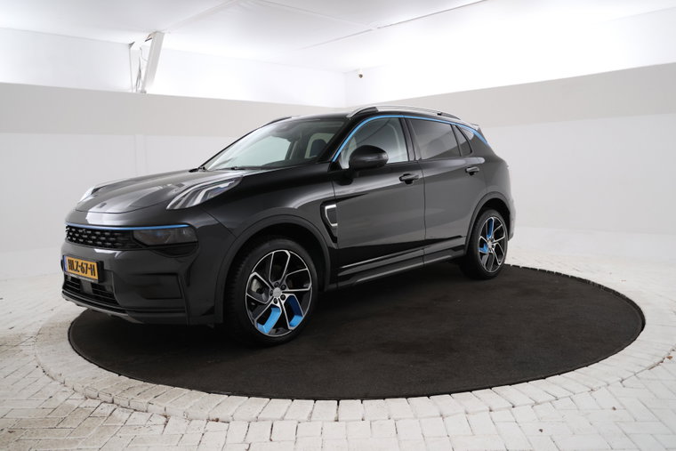 Lynk & Co 01 foto 1