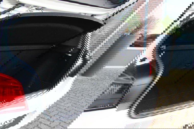 BMW 1-serie 116i F20 Essential Facelift 5-deurs | NL auto | Sportstuur | PDC | Navi | Cruise-control | NAP | Alpinweiss |