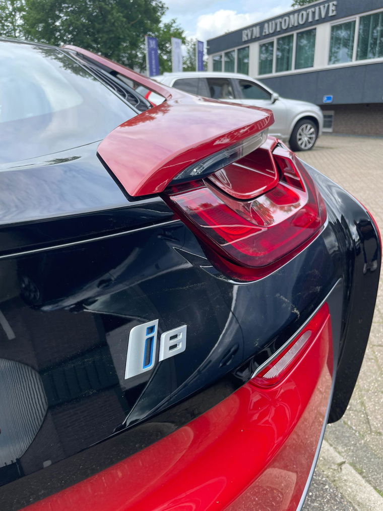 BMW i8