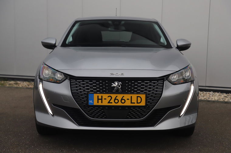Peugeot e-208