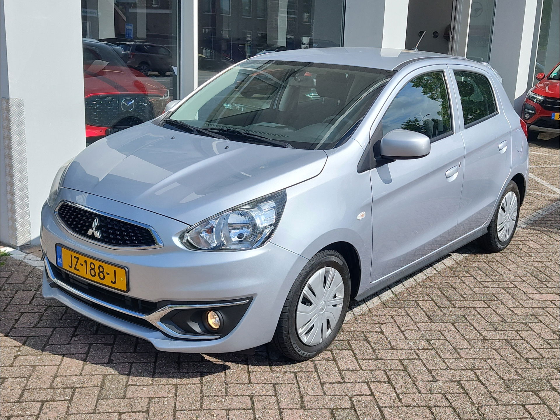 Foto van Mitsubishi Space Star