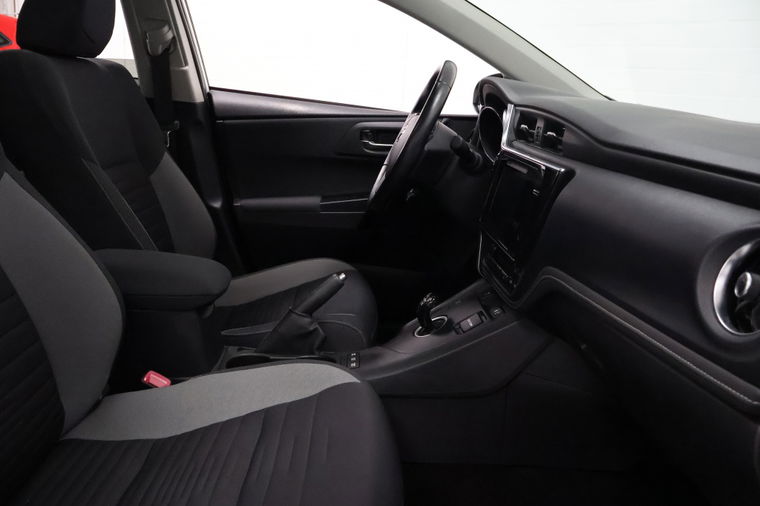Toyota Auris Touring Sports