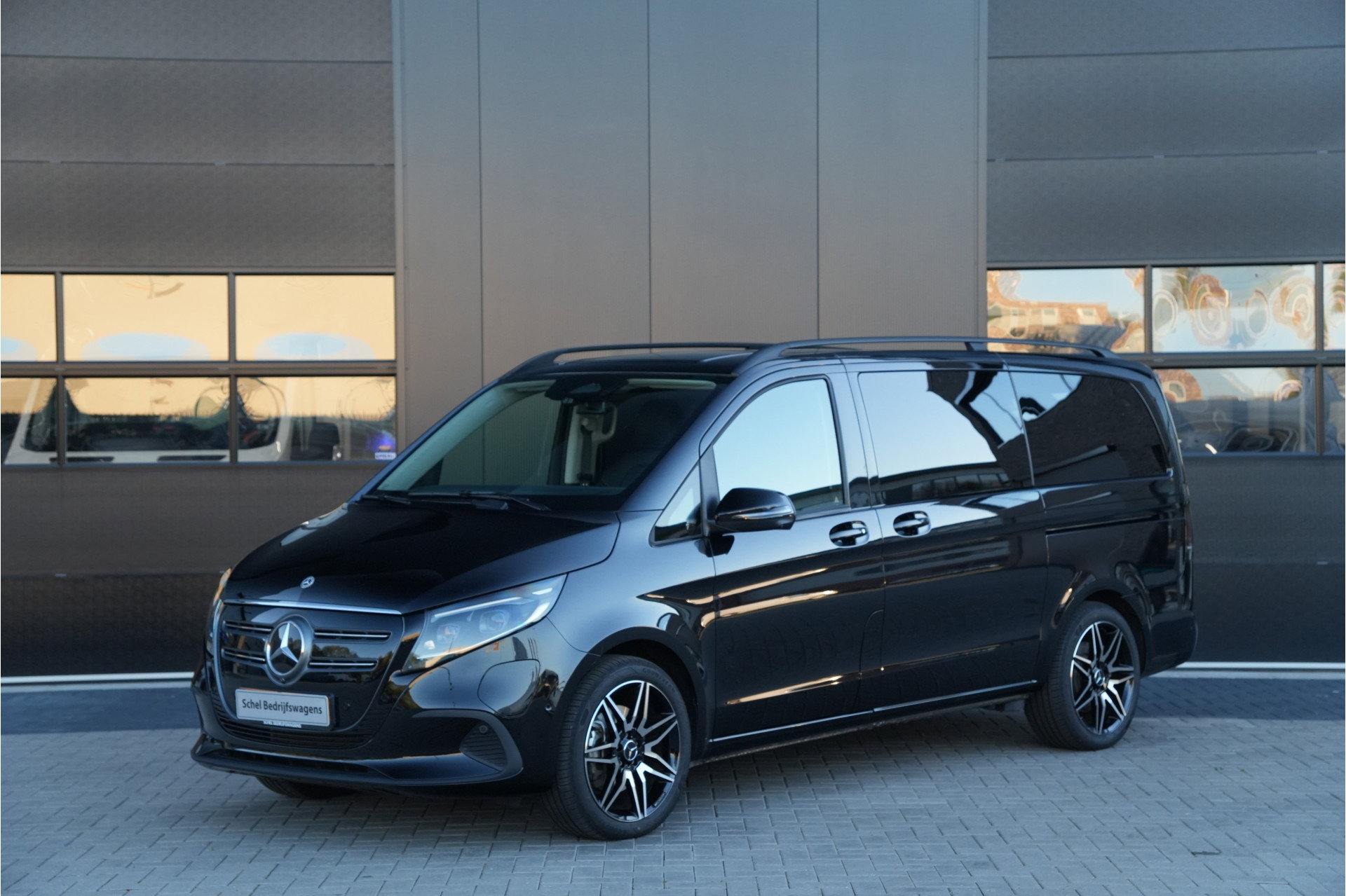 Foto van Mercedes-Benz EQV