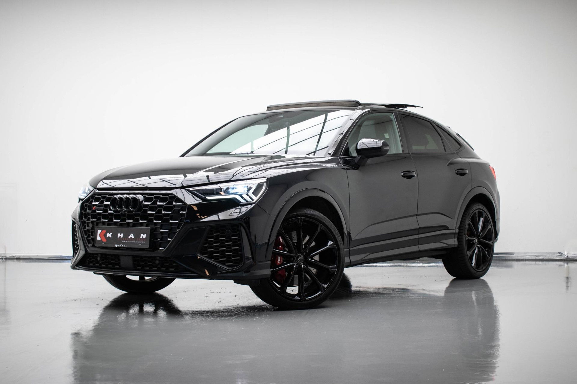 Foto van Audi RSQ3 Sportback