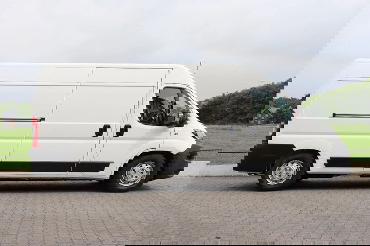 Peugeot e-Boxer