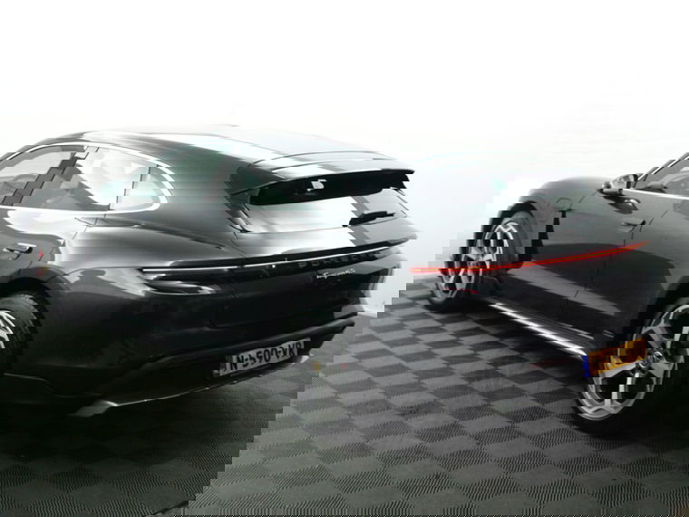 Porsche Taycan Cross Turismo