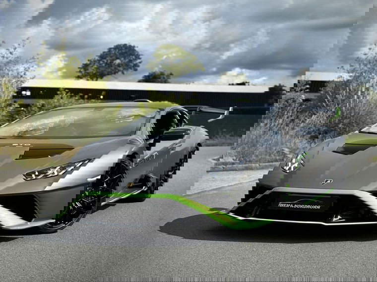 Lamborghini Huracán STO