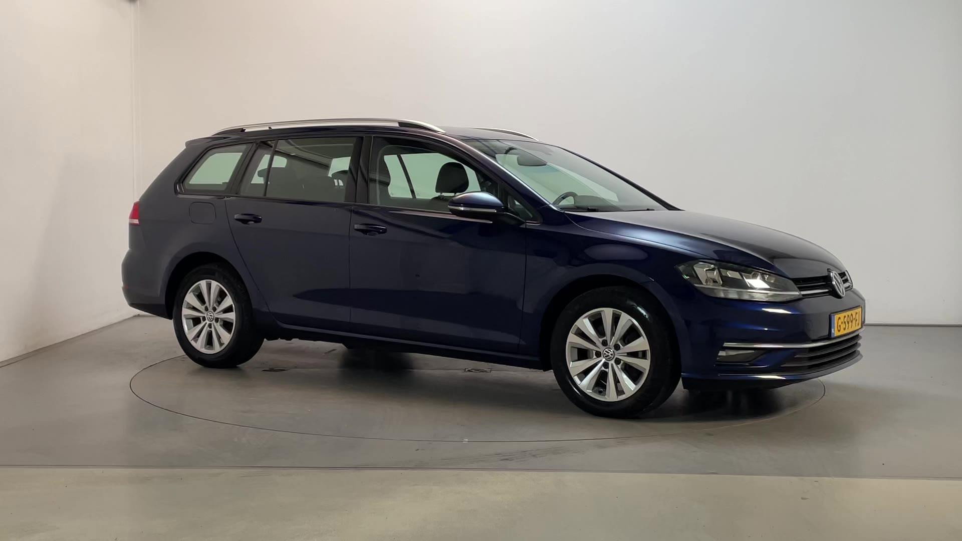 Foto van Volkswagen GOLF Variant