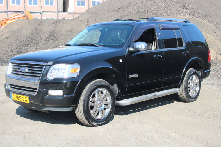 Ford Explorer foto 1