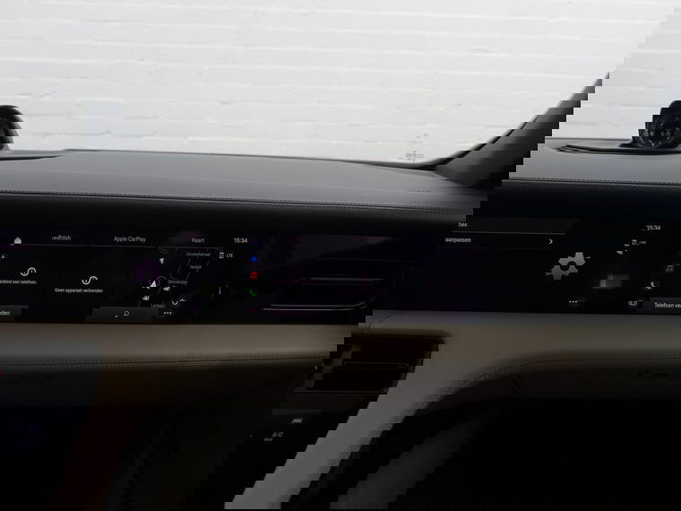 Porsche Taycan Cross Turismo