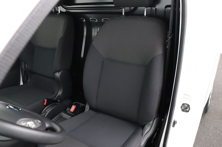 Nissan E-NV200