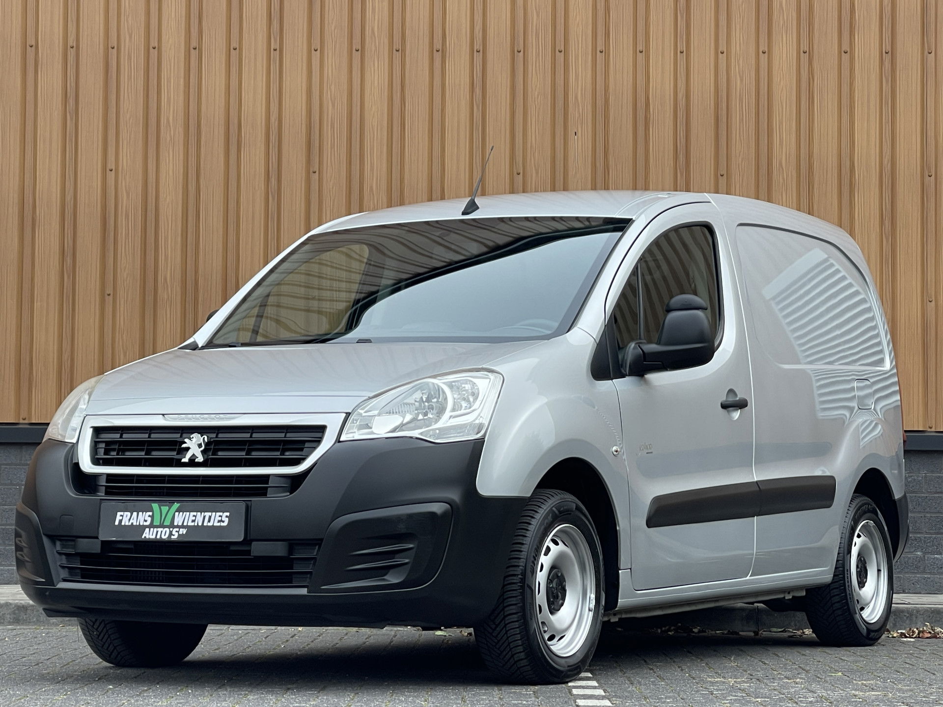 Foto van Peugeot Partner