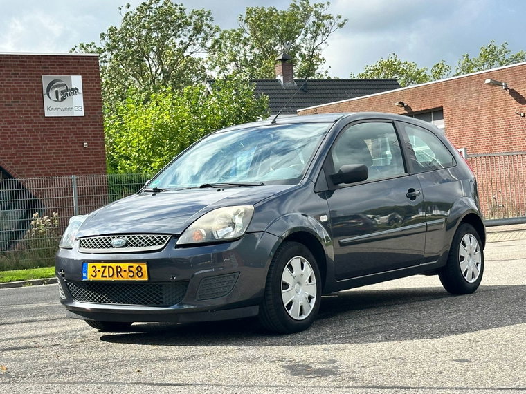 Ford Fiesta foto 1
