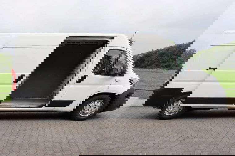 Peugeot e-Boxer