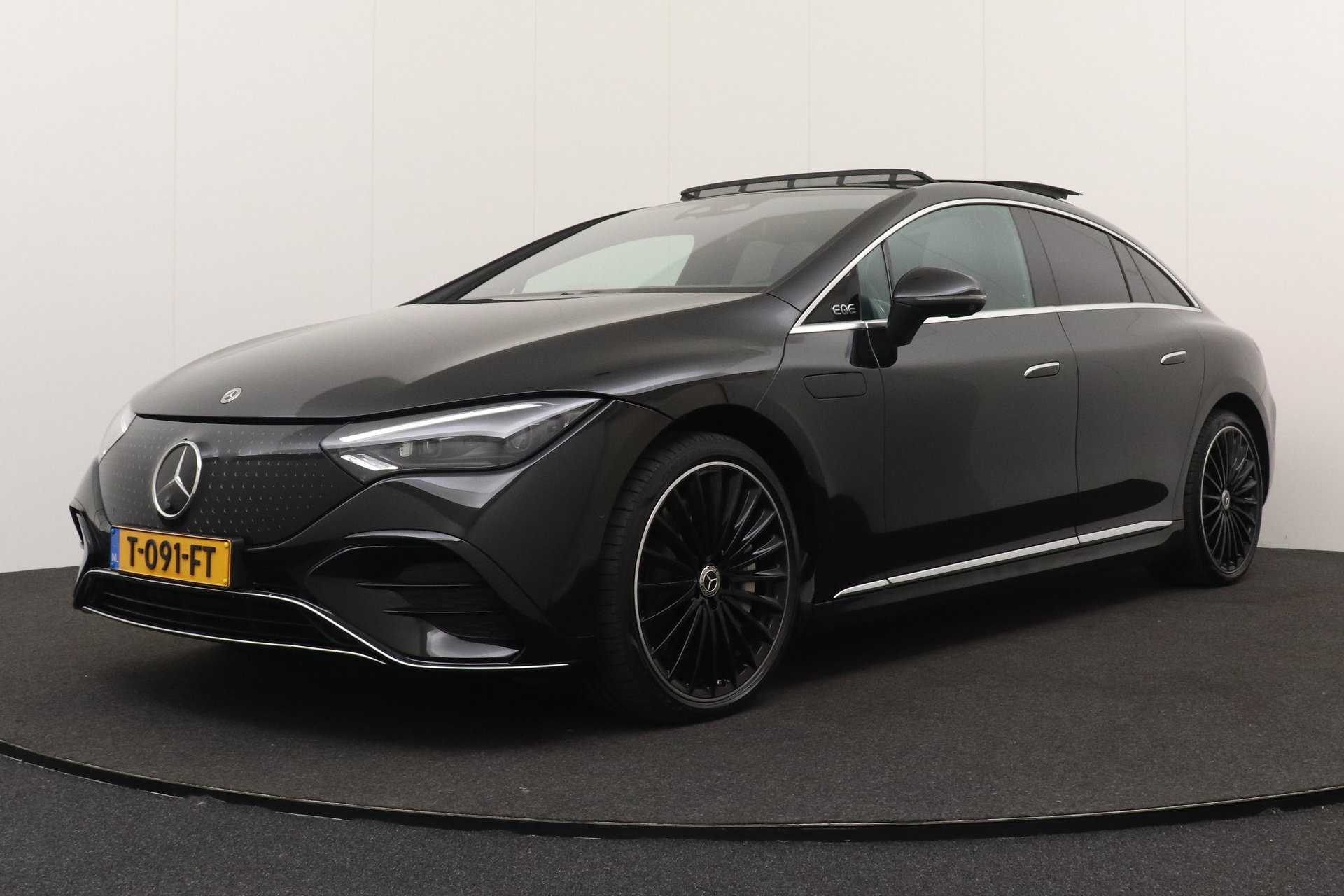 Foto van Mercedes-Benz EQE