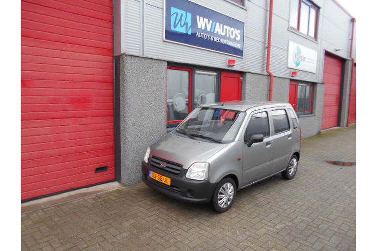 Foto van Suzuki Wagon R+