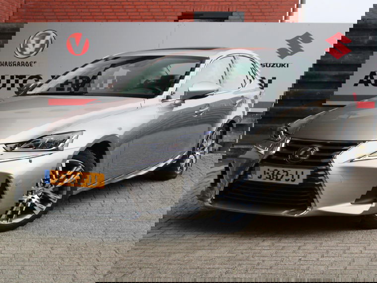 Foto van Lexus IS